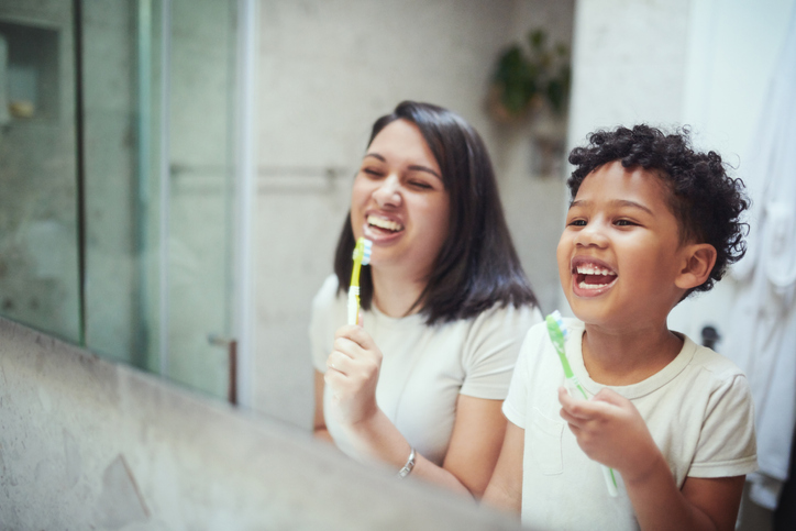 Suggerimenti per lo spazzolino da denti per i bambini piccoli